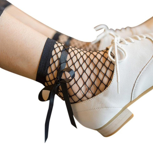 Fashion Harajuku Solid Black Breathable Fishnet Socks 2017 Summer Women Ruffle Fishnet Ankle High Socks Mesh Lace Short Socks